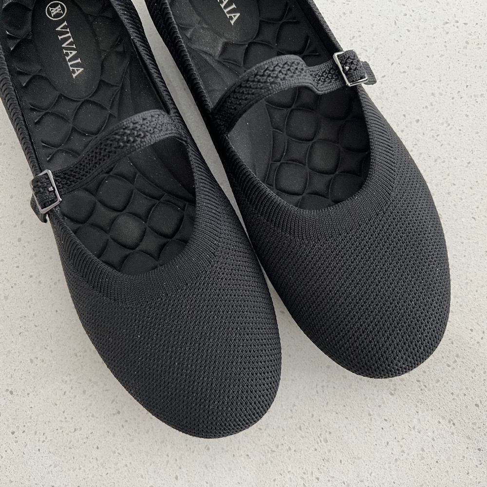 Vivaia Lightweight Round-Toe Claire Walker Mary-Janes NWOT/B